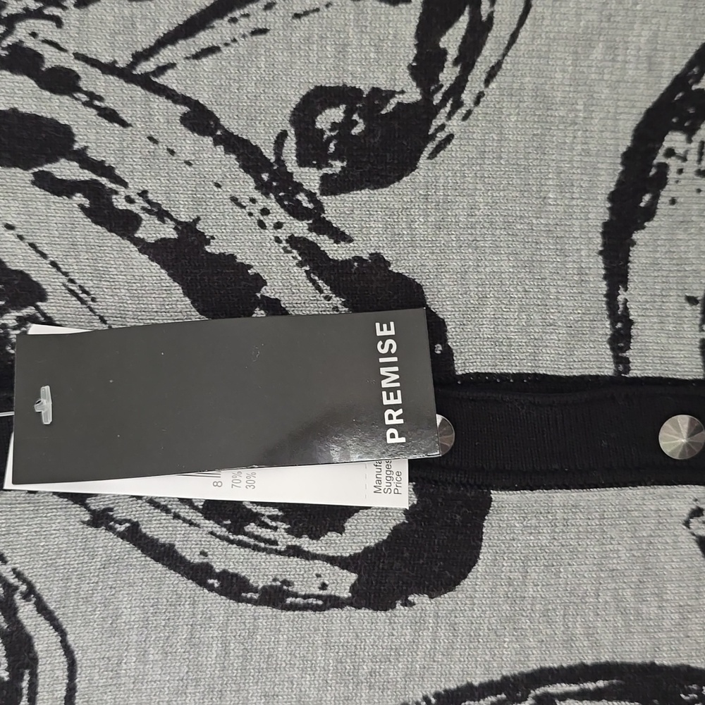 Premise Black and Gray Paisley Women's Sweater Sz Med Nwt - Picture 3 of 5